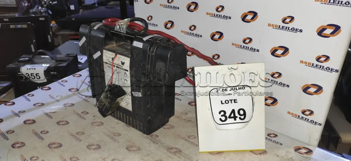 LOTE 349 - 01 AUXILIAR DE PARTIDA MODELO ES5000 MARCA BOOSTER. (NO ESTADO) ATENÇÃO! FAZER A VISITAÇÃO ANTES DE ARREMATAR, NÃO SABEMOS SE FUNCIONA, LEILÃO NÃO TEM GARANTIA E NEM DEVOLUÇÃO, SUJEITO A POSSÍVEIS AVARIAS VISÍVEIS/OCULTAS E/OU AUSÊNCIA DE COMPONENTES.