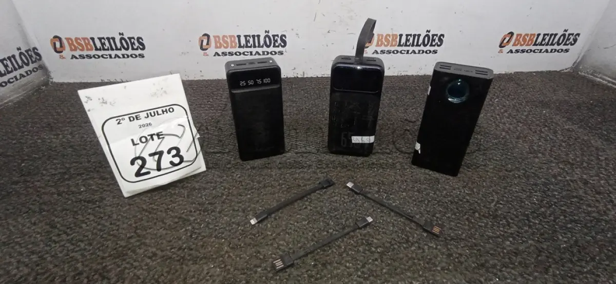 LOTE 273 - 04 POWER BANK DE MARCAS DIVERSAS. (NO ESTADO) ATENÇÃO! FAZER A VISITAÇÃO ANTES DE ARREMATAR, NÃO SABEMOS SE FUNCIONA, LEILÃO NÃO TEM GARANTIA E NEM DEVOLUÇÃO, SUJEITO A POSSÍVEIS AVARIAS VISÍVEIS/OCULTAS E/OU AUSÊNCIA DE COMPONENTES.