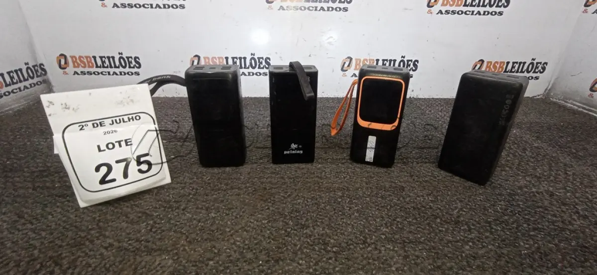 LOTE 275 - 04 POWER BANK DE MARCAS DIVERSAS. (NO ESTADO) ATENÇÃO! FAZER A VISITAÇÃO ANTES DE ARREMATAR, NÃO SABEMOS SE FUNCIONA, LEILÃO NÃO TEM GARANTIA E NEM DEVOLUÇÃO, SUJEITO A POSSÍVEIS AVARIAS VISÍVEIS/OCULTAS E/OU AUSÊNCIA DE COMPONENTES.