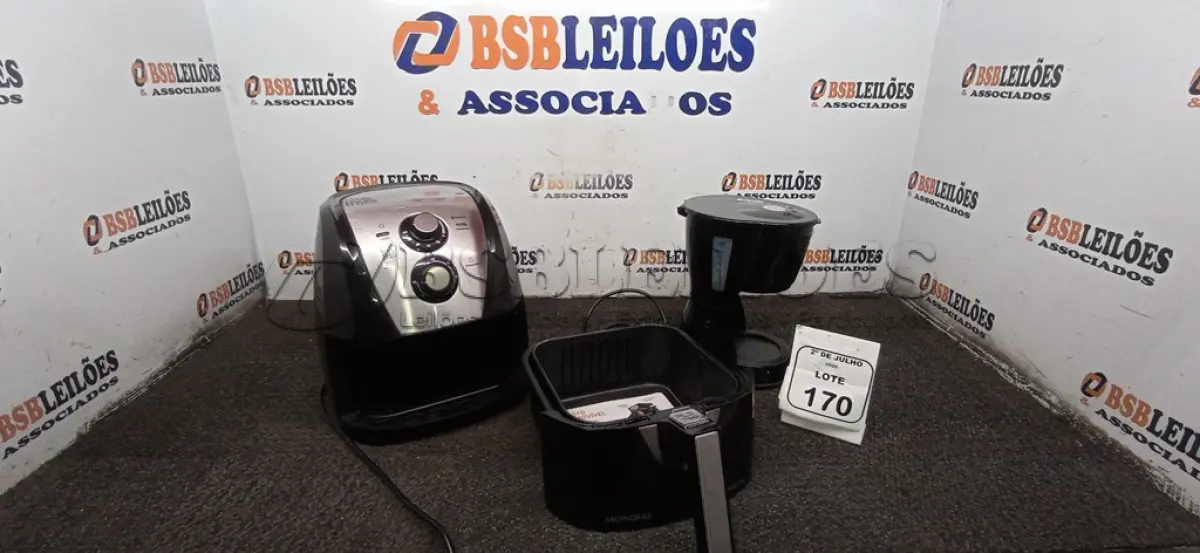 LOTE 170 - 01 AIR FRYER E 01 CAFETEIRA MARCA MONDIAL. (NO ESTADO) ATENÇÃO! FAZER A VISITAÇÃO ANTES DE ARREMATAR, NÃO SABEMOS SE FUNCIONA, LEILÃO NÃO TEM GARANTIA E NEM DEVOLUÇÃO, SUJEITO A POSSÍVEIS AVARIAS VISÍVEIS/OCULTAS E/OU AUSÊNCIA DE COMPONENTES.