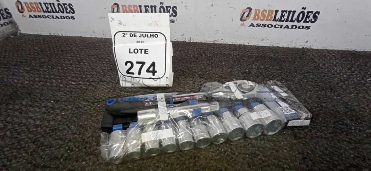 LOTE 274 - 01 KIT JOGO DE SOQUETE SEXTAVADOS ½’’ 12 PEÇAS MARCA GEDORE. (NO ESTADO) ATENÇÃO! FAZER A VISITAÇÃO ANTES DE ARREMATAR, NÃO SABEMOS SE FUNCIONA, LEILÃO NÃO TEM GARANTIA E NEM DEVOLUÇÃO, SUJEITO A POSSÍVEIS AVARIAS VISÍVEIS/OCULTAS E/OU AUSÊNCIA DE COMPONENTES.