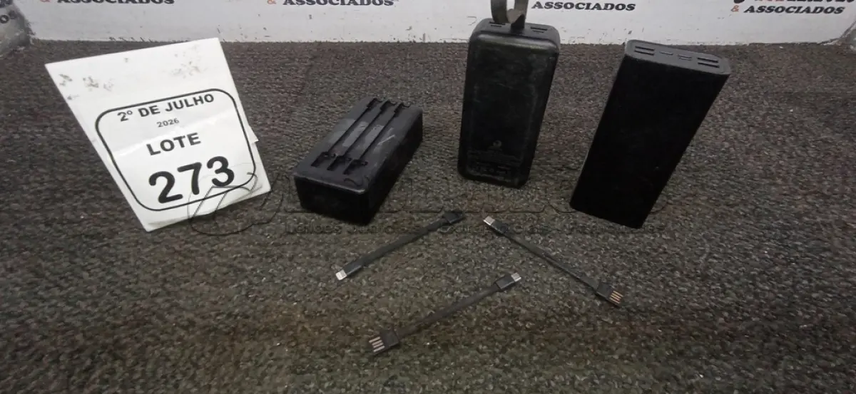 LOTE 273 - 04 POWER BANK DE MARCAS DIVERSAS. (NO ESTADO) ATENÇÃO! FAZER A VISITAÇÃO ANTES DE ARREMATAR, NÃO SABEMOS SE FUNCIONA, LEILÃO NÃO TEM GARANTIA E NEM DEVOLUÇÃO, SUJEITO A POSSÍVEIS AVARIAS VISÍVEIS/OCULTAS E/OU AUSÊNCIA DE COMPONENTES.