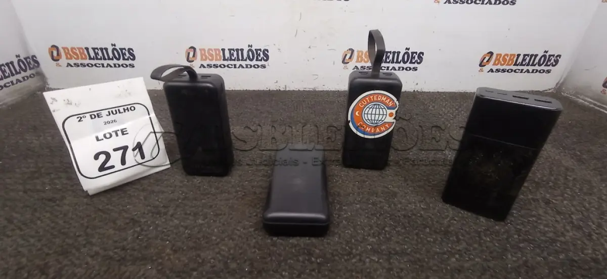 LOTE 271 - 04 POWER BANK DE MARCAS DIVERSAS. (NO ESTADO) ATENÇÃO! FAZER A VISITAÇÃO ANTES DE ARREMATAR, NÃO SABEMOS SE FUNCIONA, LEILÃO NÃO TEM GARANTIA E NEM DEVOLUÇÃO, SUJEITO A POSSÍVEIS AVARIAS VISÍVEIS/OCULTAS E/OU AUSÊNCIA DE COMPONENTES.