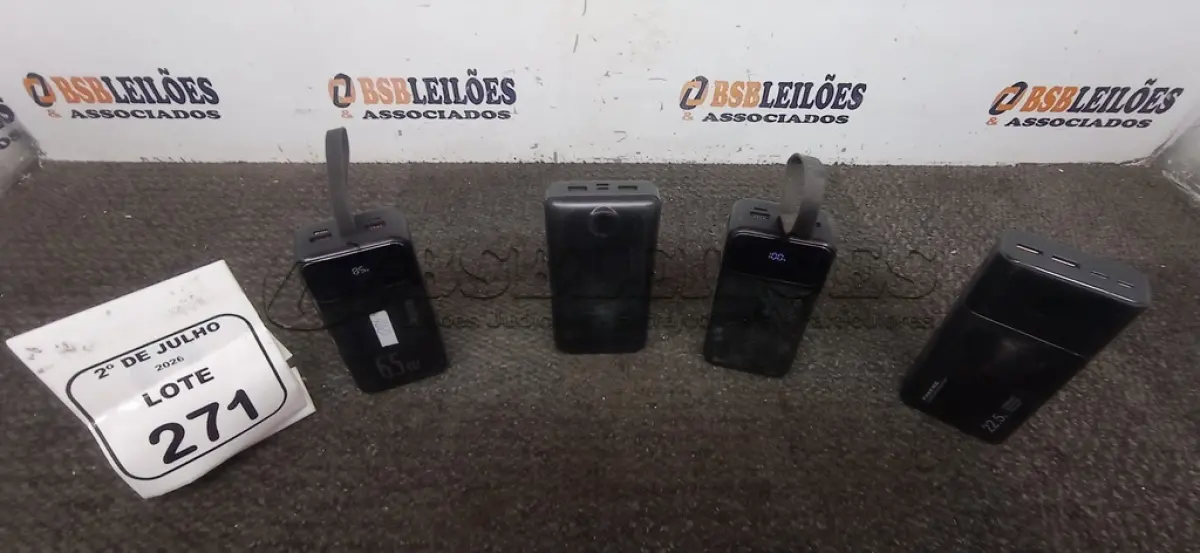 LOTE 271 - 04 POWER BANK DE MARCAS DIVERSAS. (NO ESTADO) ATENÇÃO! FAZER A VISITAÇÃO ANTES DE ARREMATAR, NÃO SABEMOS SE FUNCIONA, LEILÃO NÃO TEM GARANTIA E NEM DEVOLUÇÃO, SUJEITO A POSSÍVEIS AVARIAS VISÍVEIS/OCULTAS E/OU AUSÊNCIA DE COMPONENTES.