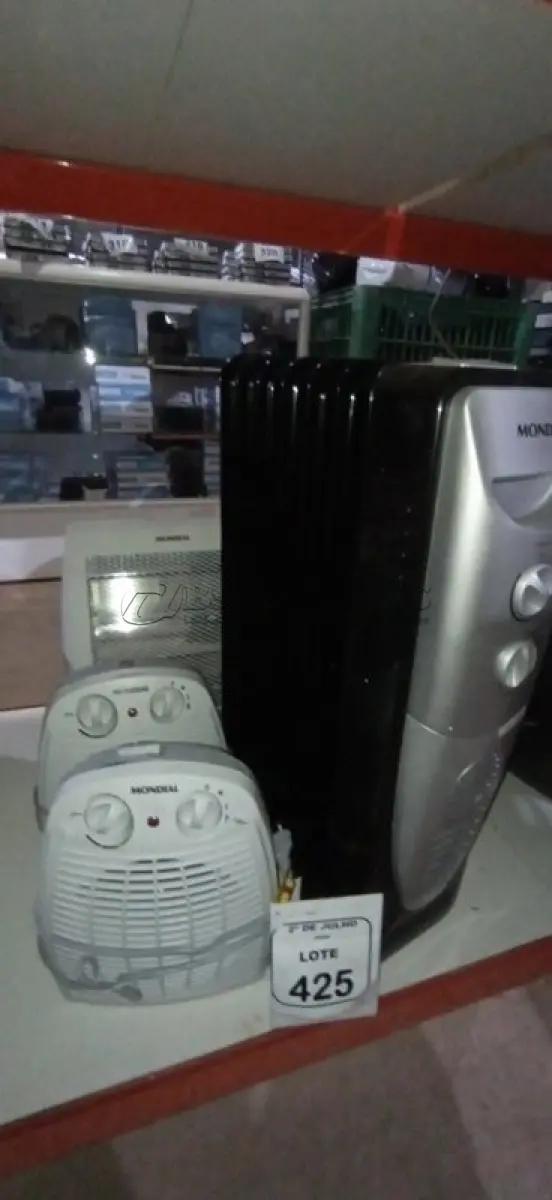 LOTE 425 - 04 AQUECEDORES DE MODELOS DIVERSOS MARCA MONDIAL. (NO ESTADO) ATENÇÃO! FAZER A VISITAÇÃO ANTES DE ARREMATAR, NÃO SABEMOS SE FUNCIONA, LEILÃO NÃO TEM GARANTIA E NEM DEVOLUÇÃO, SUJEITO A POSSÍVEIS AVARIAS VISÍVEIS/OCULTAS E/OU AUSÊNCIA DE COMPONENTES.