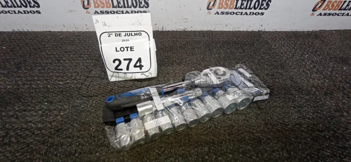 LOTE 274 - 01 KIT JOGO DE SOQUETE SEXTAVADOS ½’’ 12 PEÇAS MARCA GEDORE. (NO ESTADO) ATENÇÃO! FAZER A VISITAÇÃO ANTES DE ARREMATAR, NÃO SABEMOS SE FUNCIONA, LEILÃO NÃO TEM GARANTIA E NEM DEVOLUÇÃO, SUJEITO A POSSÍVEIS AVARIAS VISÍVEIS/OCULTAS E/OU AUSÊNCIA DE COMPONENTES.