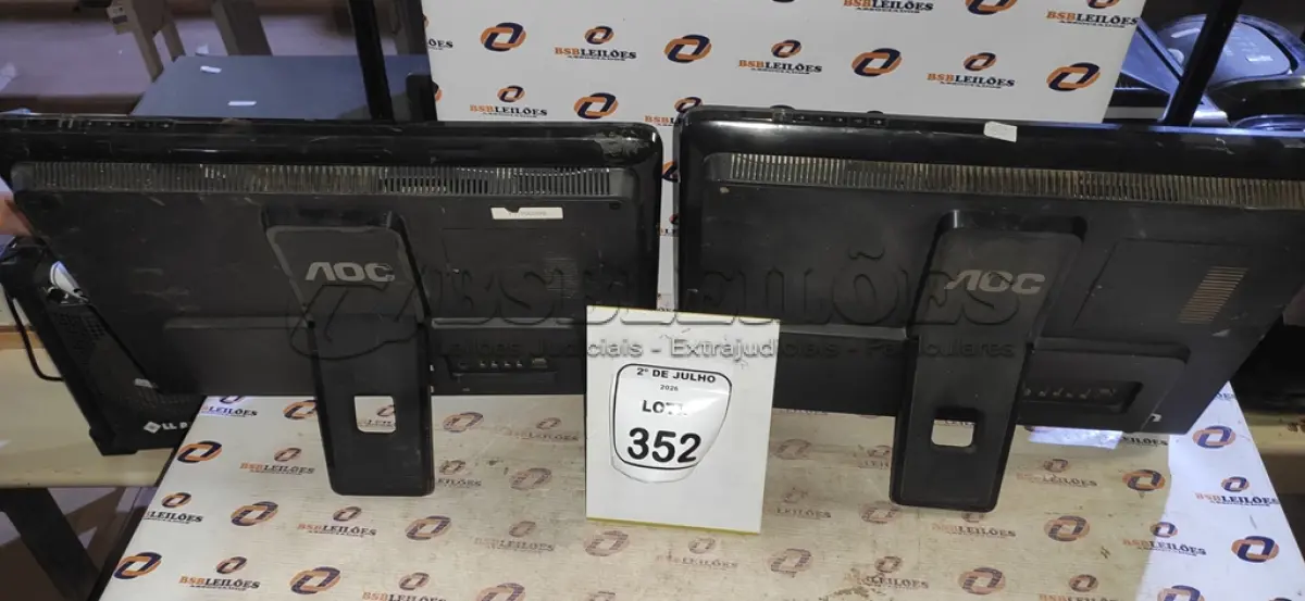 LOTE 352 - 02 ALL IN ONE MARCA AOC. (NO ESTADO) ATENÇÃO! FAZER A VISITAÇÃO ANTES DE ARREMATAR, NÃO SABEMOS SE FUNCIONA, LEILÃO NÃO TEM GARANTIA E NEM DEVOLUÇÃO, SUJEITO A POSSÍVEIS AVARIAS VISÍVEIS/OCULTAS E/OU AUSÊNCIA DE COMPONENTES.