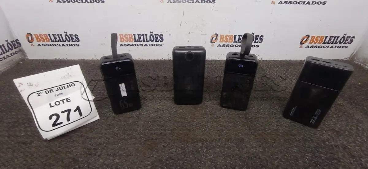 LOTE 271 - 04 POWER BANK DE MARCAS DIVERSAS. (NO ESTADO) ATENÇÃO! FAZER A VISITAÇÃO ANTES DE ARREMATAR, NÃO SABEMOS SE FUNCIONA, LEILÃO NÃO TEM GARANTIA E NEM DEVOLUÇÃO, SUJEITO A POSSÍVEIS AVARIAS VISÍVEIS/OCULTAS E/OU AUSÊNCIA DE COMPONENTES.
