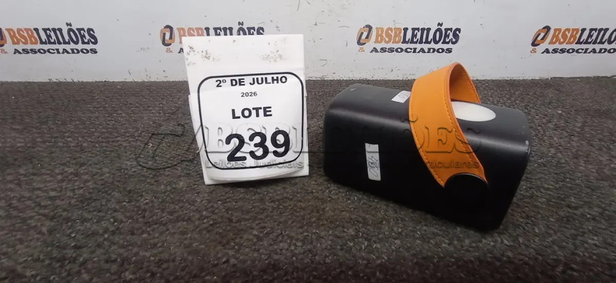 LOTE 239 - 01 POWER BANK DE 100W MARCA PEINING. (NO ESTADO) ATENÇÃO! FAZER A VISITAÇÃO ANTES DE ARREMATAR, NÃO SABEMOS SE FUNCIONA, LEILÃO NÃO TEM GARANTIA E NEM DEVOLUÇÃO, SUJEITO A POSSÍVEIS AVARIAS VISÍVEIS/OCULTAS E/OU AUSÊNCIA DE COMPONENTES.
