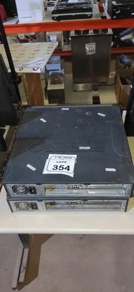 LOTE 354 - 02 GERENCIADORES DE ARMAZENAMENTO EM REDE MARCA PELCO ENDURA. (NO ESTADO) ATENÇÃO! FAZER A VISITAÇÃO ANTES DE ARREMATAR, NÃO SABEMOS SE FUNCIONA, LEILÃO NÃO TEM GARANTIA E NEM DEVOLUÇÃO, SUJEITO A POSSÍVEIS AVARIAS VISÍVEIS/OCULTAS E/OU AUSÊNCIA DE COMPONENTES.
