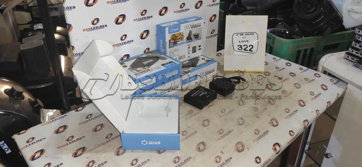 LOTE 322 - 05 ADAPTADORES CONVERSOR VGA PARA HDMI MARCA LOTUS. (NO ESTADO) ATENÇÃO! FAZER A VISITAÇÃO ANTES DE ARREMATAR, NÃO SABEMOS SE FUNCIONA, LEILÃO NÃO TEM GARANTIA E NEM DEVOLUÇÃO, SUJEITO A POSSÍVEIS AVARIAS VISÍVEIS/OCULTAS E/OU AUSÊNCIA DE COMPONENTES.