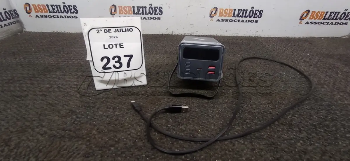 LOTE 237 - 01 POWER BANK DE 100W MARCA HREBOS. (NO ESTADO) ATENÇÃO! FAZER A VISITAÇÃO ANTES DE ARREMATAR, NÃO SABEMOS SE FUNCIONA, LEILÃO NÃO TEM GARANTIA E NEM DEVOLUÇÃO, SUJEITO A POSSÍVEIS AVARIAS VISÍVEIS/OCULTAS E/OU AUSÊNCIA DE COMPONENTES.