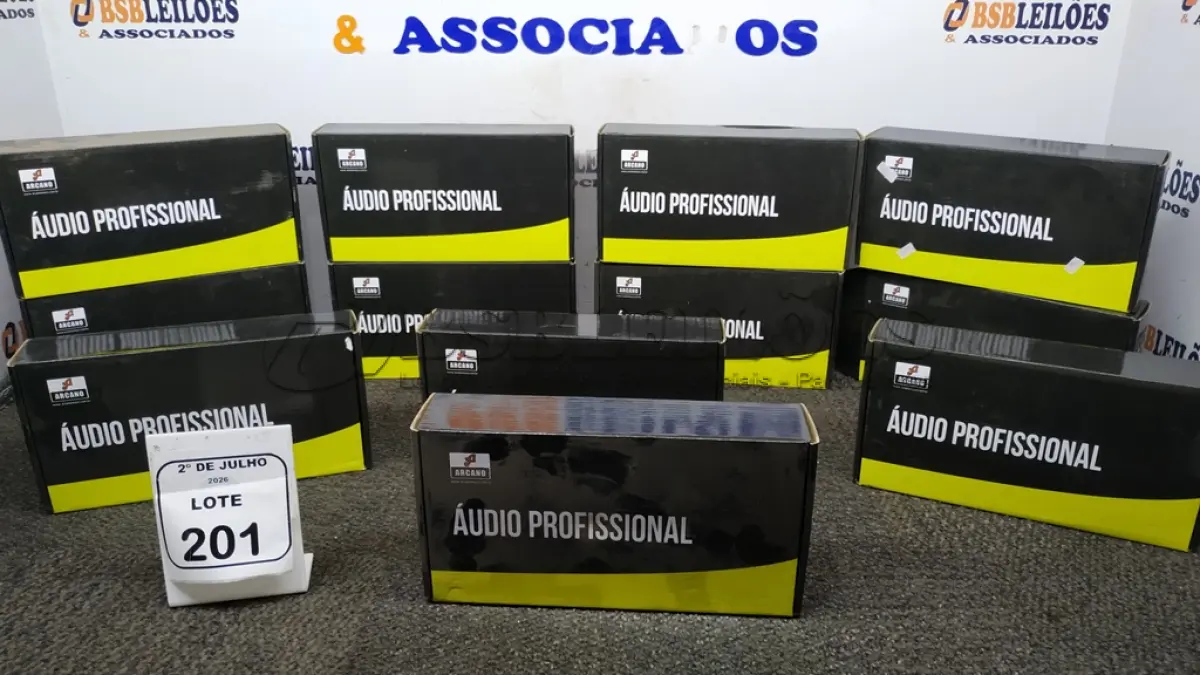 LOTE 201 - 12 MICROFONES AURICULARES COM MICROFONE DE LAPELA MARCA ARCANO. (NO ESTADO) ATENÇÃO! FAZER A VISITAÇÃO ANTES DE ARREMATAR, NÃO SABEMOS SE FUNCIONA, LEILÃO NÃO TEM GARANTIA E NEM DEVOLUÇÃO, SUJEITO A POSSÍVEIS AVARIAS VISÍVEIS/OCULTAS E/OU AUSÊNCIA DE COMPONENTES.