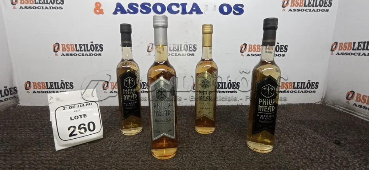 LOTE 260 - 04 GARRAFAS DE HIDROMEL DE 500ML DE SABORES DIVERSOS MARCA PHILIP MEAD. (NO ESTADO) ATENÇÃO! FAZER A VISITAÇÃO ANTES DE ARREMATAR, NÃO SABEMOS SE FUNCIONA, LEILÃO NÃO TEM GARANTIA E NEM DEVOLUÇÃO, SUJEITO A POSSÍVEIS AVARIAS VISÍVEIS/OCULTAS E/OU AUSÊNCIA DE COMPONENTES.