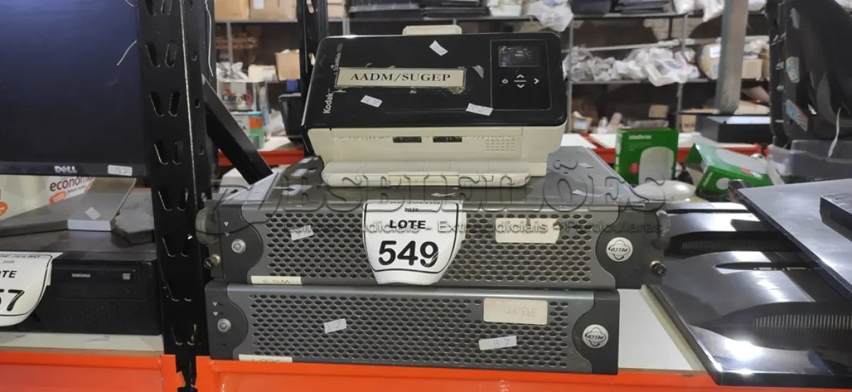 LOTE 549 - 02 GERENCIADORES DE ARMAZENAMENTO EM REDE MARCA PELCO ENDURA E 01 SCANNER MARCA KODAK. (NO ESTADO) ATENÇÃO! FAZER A VISITAÇÃO ANTES DE ARREMATAR, NÃO SABEMOS SE FUNCIONA, LEILÃO NÃO TEM GARANTIA E NEM DEVOLUÇÃO, SUJEITO A POSSÍVEIS AVARIAS VISÍVEIS/OCULTAS E/OU AUSÊNCIA DE COMPONENTES.