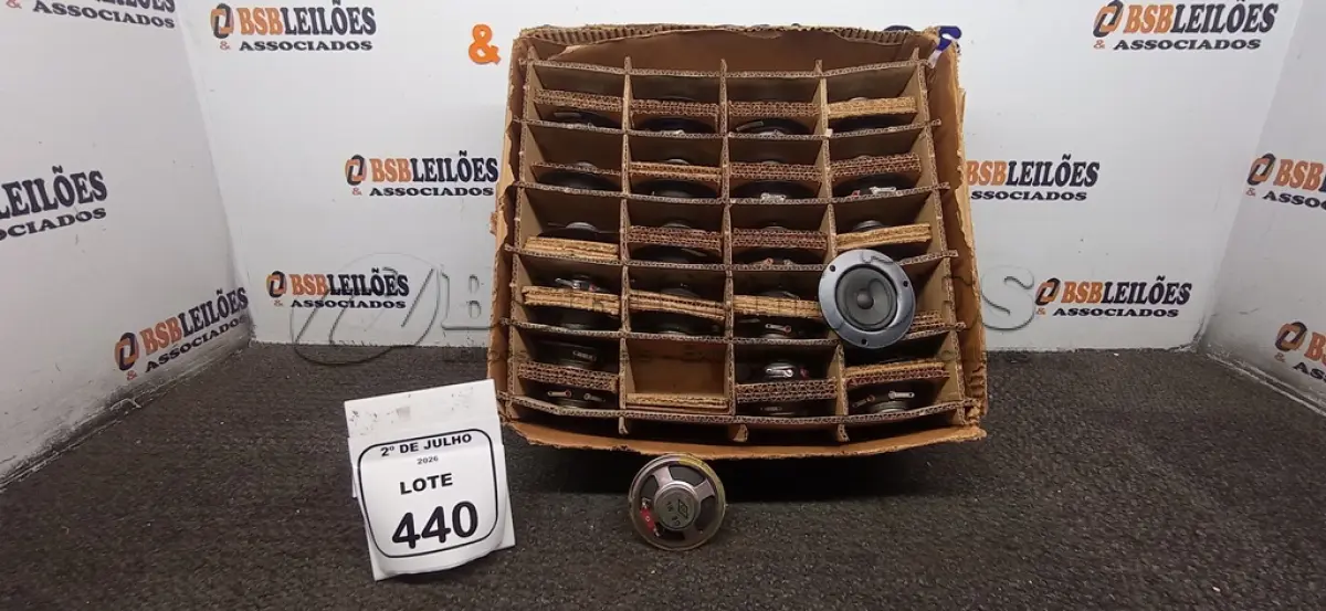 LOTE 440 - 01 LOTE COM VÁRIOS TWEETER. (NO ESTADO) ATENÇÃO! FAZER A VISITAÇÃO ANTES DE ARREMATAR, NÃO SABEMOS SE FUNCIONA, LEILÃO NÃO TEM GARANTIA E NEM DEVOLUÇÃO, SUJEITO A POSSÍVEIS AVARIAS VISÍVEIS/OCULTAS E/OU AUSÊNCIA DE COMPONENTES.