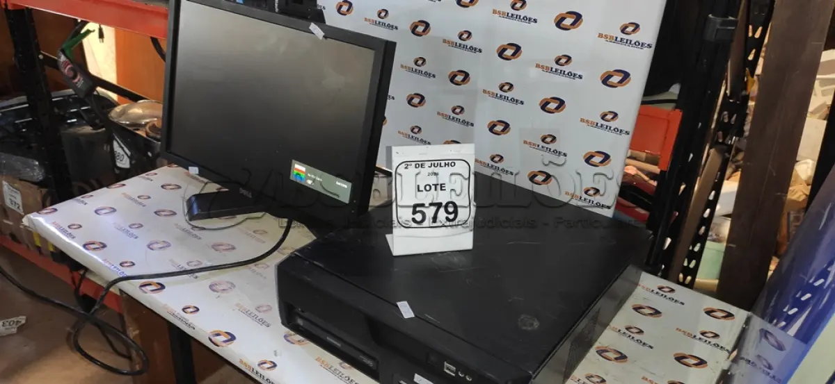 LOTE 579 - 01 MONITOR MARCA DELL E 01 CPU MARCA SAMSUNG. (NO ESTADO) ATENÇÃO! FAZER A VISITAÇÃO ANTES DE ARREMATAR, NÃO SABEMOS SE FUNCIONA, LEILÃO NÃO TEM GARANTIA E NEM DEVOLUÇÃO, SUJEITO A POSSÍVEIS AVARIAS VISÍVEIS/OCULTAS E/OU AUSÊNCIA DE COMPONENTES.