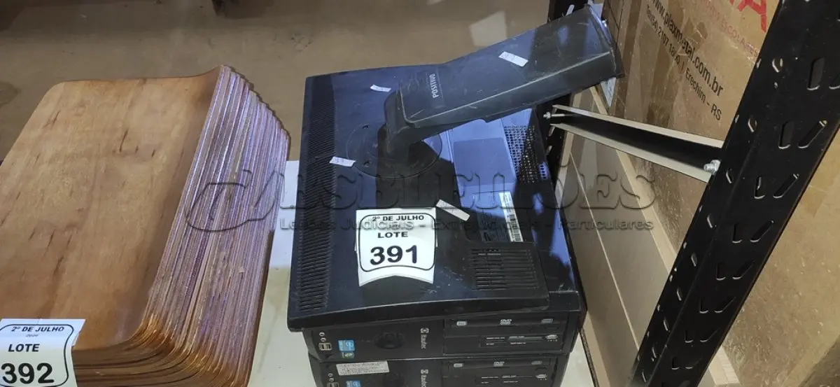 LOTE 391 - 02 CPUS MARCA ITAUTEC E 01 MONITOR MARCA POSITIVO. (NO ESTADO) ATENÇÃO! FAZER A VISITAÇÃO ANTES DE ARREMATAR, NÃO SABEMOS SE FUNCIONA, LEILÃO NÃO TEM GARANTIA E NEM DEVOLUÇÃO, SUJEITO A POSSÍVEIS AVARIAS VISÍVEIS/OCULTAS E/OU AUSÊNCIA DE COMPONENTES.