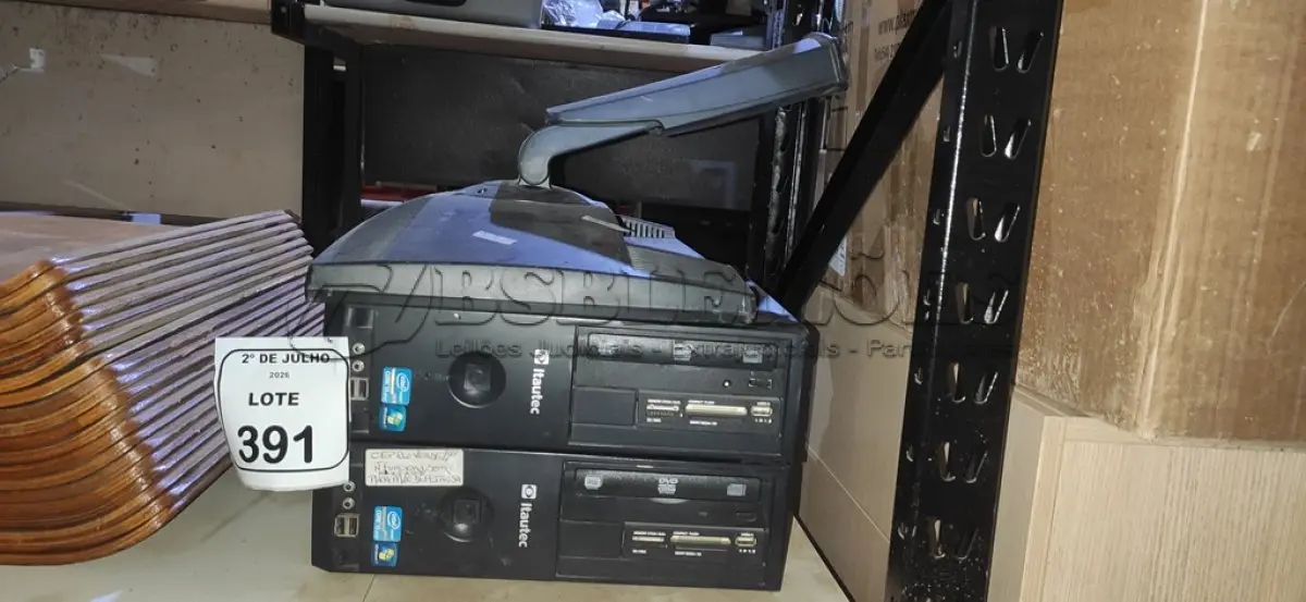 LOTE 391 - 02 CPUS MARCA ITAUTEC E 01 MONITOR MARCA POSITIVO. (NO ESTADO) ATENÇÃO! FAZER A VISITAÇÃO ANTES DE ARREMATAR, NÃO SABEMOS SE FUNCIONA, LEILÃO NÃO TEM GARANTIA E NEM DEVOLUÇÃO, SUJEITO A POSSÍVEIS AVARIAS VISÍVEIS/OCULTAS E/OU AUSÊNCIA DE COMPONENTES.