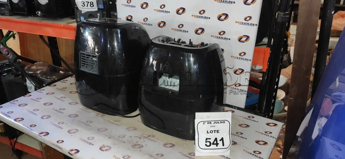 LOTE 541 - 02 AIR FRYER PARA RETIRADA DE PEÇAS MARCA MONDIAL. (NO ESTADO) ATENÇÃO! FAZER A VISITAÇÃO ANTES DE ARREMATAR, NÃO SABEMOS SE FUNCIONA, LEILÃO NÃO TEM GARANTIA E NEM DEVOLUÇÃO, SUJEITO A POSSÍVEIS AVARIAS VISÍVEIS/OCULTAS E/OU AUSÊNCIA DE COMPONENTES.