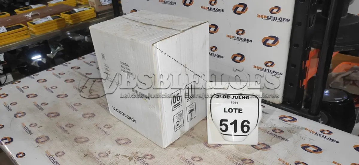 LOTE 516 - 12 ADESIVOS/SELANTE PU 40 230ML CADA. (NO ESTADO) ATENÇÃO! FAZER A VISITAÇÃO ANTES DE ARREMATAR, NÃO SABEMOS SE FUNCIONA, LEILÃO NÃO TEM GARANTIA E NEM DEVOLUÇÃO, SUJEITO A POSSÍVEIS AVARIAS VISÍVEIS/OCULTAS E/OU AUSÊNCIA DE COMPONENTES.
