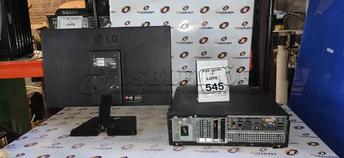 LOTE 545 - 01 MONITOR MARCA LG E 01 CPU MARCA ITAUTEC. (NO ESTADO) ATENÇÃO! FAZER A VISITAÇÃO ANTES DE ARREMATAR, NÃO SABEMOS SE FUNCIONA, LEILÃO NÃO TEM GARANTIA E NEM DEVOLUÇÃO, SUJEITO A POSSÍVEIS AVARIAS VISÍVEIS/OCULTAS E/OU AUSÊNCIA DE COMPONENTES.