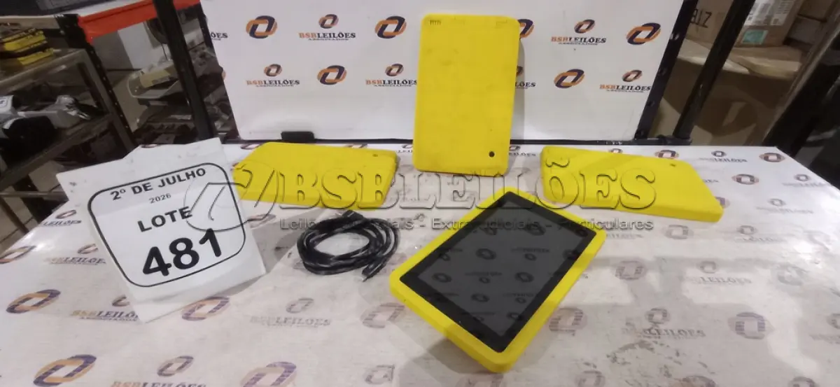 LOTE 481 - 04 TABLETS MARCA CCE. (NO ESTADO) ATENÇÃO! FAZER A VISITAÇÃO ANTES DE ARREMATAR, NÃO SABEMOS SE FUNCIONA, LEILÃO NÃO TEM GARANTIA E NEM DEVOLUÇÃO, SUJEITO A POSSÍVEIS AVARIAS VISÍVEIS/OCULTAS E/OU AUSÊNCIA DE COMPONENTES.