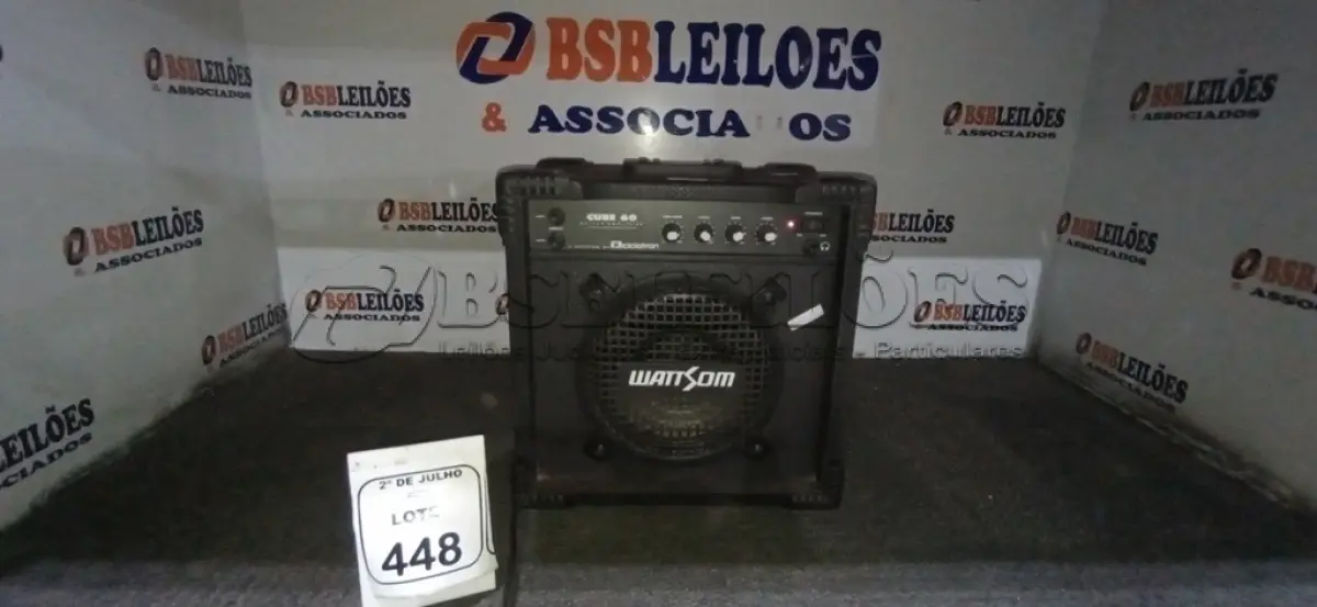 LOTE 448 - 01 AMPLIFICADOR MODELO CUBE 60 MARCA CICLOTRON. (NO ESTADO) ATENÇÃO! FAZER A VISITAÇÃO ANTES DE ARREMATAR, NÃO SABEMOS SE FUNCIONA, LEILÃO NÃO TEM GARANTIA E NEM DEVOLUÇÃO, SUJEITO A POSSÍVEIS AVARIAS VISÍVEIS/OCULTAS E/OU AUSÊNCIA DE COMPONENTES.