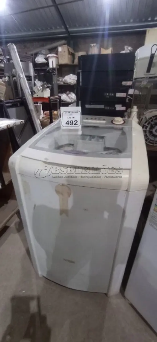 LOTE 492 - 01 MÁQUINA DE LAVAR 220V 11KG MARCA COLORMAQ. (NO ESTADO) ATENÇÃO! FAZER A VISITAÇÃO ANTES DE ARREMATAR, NÃO SABEMOS SE FUNCIONA, LEILÃO NÃO TEM GARANTIA E NEM DEVOLUÇÃO, SUJEITO A POSSÍVEIS AVARIAS VISÍVEIS/OCULTAS E/OU AUSÊNCIA DE COMPONENTES.