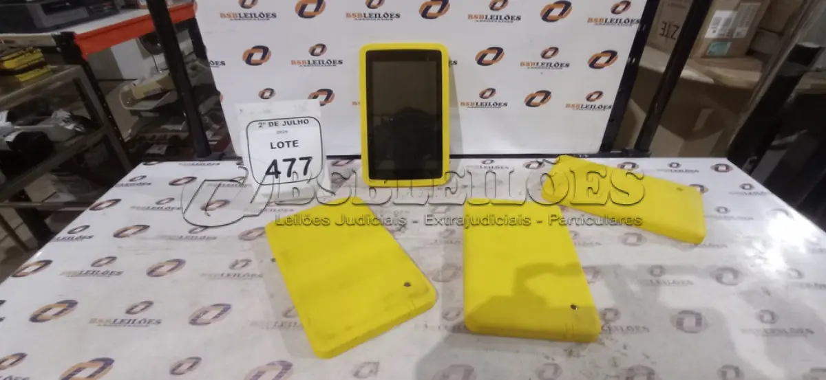 LOTE 477 - 04 TABLETS MARCA CCE. (NO ESTADO) ATENÇÃO! FAZER A VISITAÇÃO ANTES DE ARREMATAR, NÃO SABEMOS SE FUNCIONA, LEILÃO NÃO TEM GARANTIA E NEM DEVOLUÇÃO, SUJEITO A POSSÍVEIS AVARIAS VISÍVEIS/OCULTAS E/OU AUSÊNCIA DE COMPONENTES.