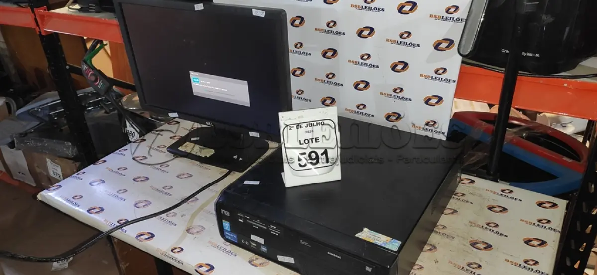 LOTE 591 - 01 MONITOR MARCA DELL E 01 CPU MARCA SAMSUNG. (NO ESTADO) ATENÇÃO! FAZER A VISITAÇÃO ANTES DE ARREMATAR, NÃO SABEMOS SE FUNCIONA, LEILÃO NÃO TEM GARANTIA E NEM DEVOLUÇÃO, SUJEITO A POSSÍVEIS AVARIAS VISÍVEIS/OCULTAS E/OU AUSÊNCIA DE COMPONENTES.