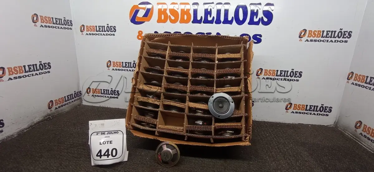 LOTE 440 - 01 LOTE COM VÁRIOS TWEETER. (NO ESTADO) ATENÇÃO! FAZER A VISITAÇÃO ANTES DE ARREMATAR, NÃO SABEMOS SE FUNCIONA, LEILÃO NÃO TEM GARANTIA E NEM DEVOLUÇÃO, SUJEITO A POSSÍVEIS AVARIAS VISÍVEIS/OCULTAS E/OU AUSÊNCIA DE COMPONENTES.
