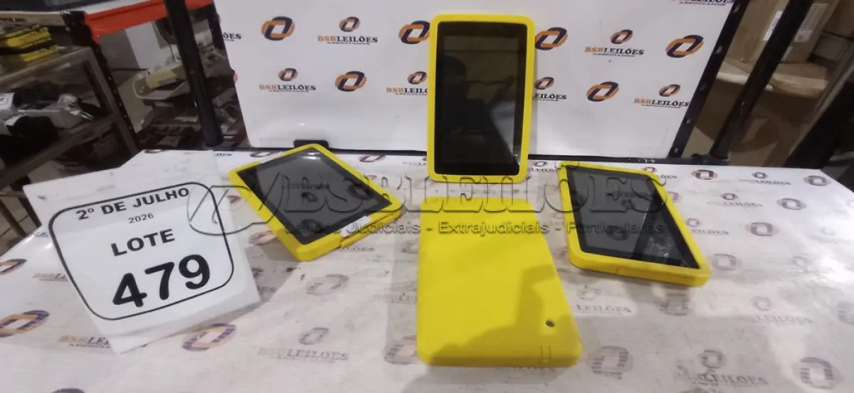 LOTE 479 - 04 TABLETS MARCA CCE. (NO ESTADO) ATENÇÃO! FAZER A VISITAÇÃO ANTES DE ARREMATAR, NÃO SABEMOS SE FUNCIONA, LEILÃO NÃO TEM GARANTIA E NEM DEVOLUÇÃO, SUJEITO A POSSÍVEIS AVARIAS VISÍVEIS/OCULTAS E/OU AUSÊNCIA DE COMPONENTES.