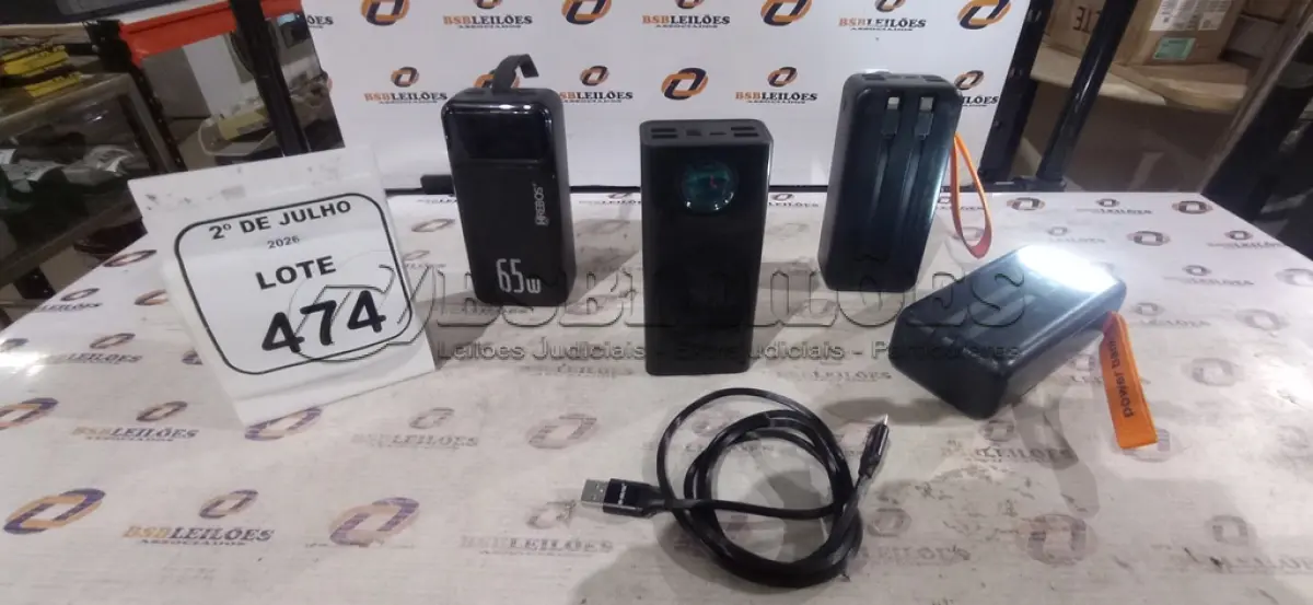 LOTE 474 - 04 POWER BANK DE MARCAS DIVERSAS. (NO ESTADO) ATENÇÃO! FAZER A VISITAÇÃO ANTES DE ARREMATAR, NÃO SABEMOS SE FUNCIONA, LEILÃO NÃO TEM GARANTIA E NEM DEVOLUÇÃO, SUJEITO A POSSÍVEIS AVARIAS VISÍVEIS/OCULTAS E/OU AUSÊNCIA DE COMPONENTES.