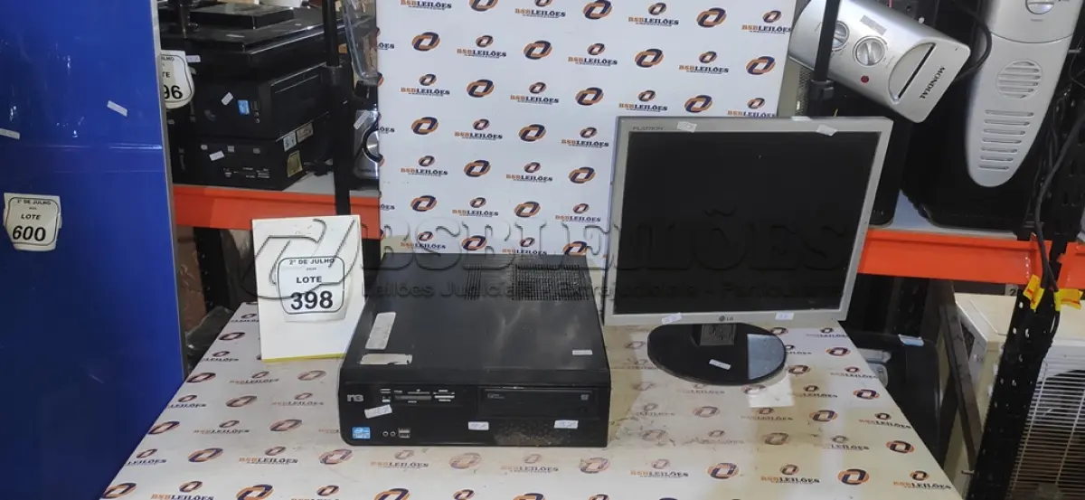 LOTE 398 - 01 MONITOR MARCA LG E 01 CPU MARCA N3. (NO ESTADO) ATENÇÃO! FAZER A VISITAÇÃO ANTES DE ARREMATAR, NÃO SABEMOS SE FUNCIONA, LEILÃO NÃO TEM GARANTIA E NEM DEVOLUÇÃO, SUJEITO A POSSÍVEIS AVARIAS VISÍVEIS/OCULTAS E/OU AUSÊNCIA DE COMPONENTES.
