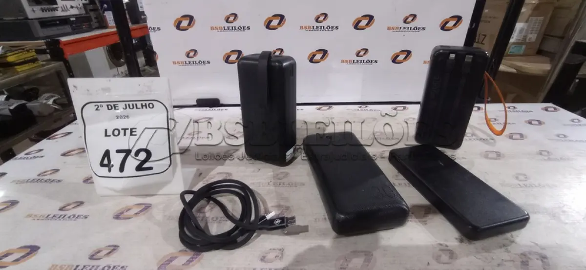 LOTE 472 - 04 POWER BANK DE MARCAS DIVERSAS. (NO ESTADO) ATENÇÃO! FAZER A VISITAÇÃO ANTES DE ARREMATAR, NÃO SABEMOS SE FUNCIONA, LEILÃO NÃO TEM GARANTIA E NEM DEVOLUÇÃO, SUJEITO A POSSÍVEIS AVARIAS VISÍVEIS/OCULTAS E/OU AUSÊNCIA DE COMPONENTES.