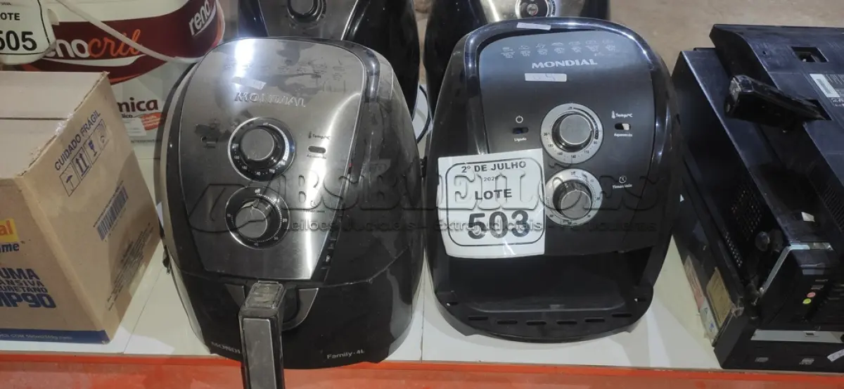 LOTE 503 - 04 AIR FRYERS MARCA MONDIAL PARA RETIRADA DE PEÇAS. (NO ESTADO) ATENÇÃO! FAZER A VISITAÇÃO ANTES DE ARREMATAR, NÃO SABEMOS SE FUNCIONA, LEILÃO NÃO TEM GARANTIA E NEM DEVOLUÇÃO, SUJEITO A POSSÍVEIS AVARIAS VISÍVEIS/OCULTAS E/OU AUSÊNCIA DE COMPONENTES.