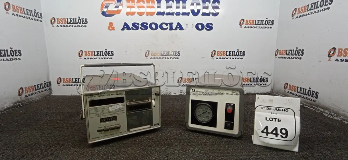 LOTE 449 - 01 BOMBA DE VÁCUO MODELO LKB VACUGENE MARCA PHARMACIA E 01 REGISTRADOR DE TEMPERATURA DIGITAL MODELO TYPE 3874 MARCA YEW. (NO ESTADO) ATENÇÃO! FAZER A VISITAÇÃO ANTES DE ARREMATAR, NÃO SABEMOS SE FUNCIONA, LEILÃO NÃO TEM GARANTIA E NEM DEVOLUÇÃO, SUJEITO A POSSÍVEIS AVARIAS VISÍVEIS/OCULTAS E/OU AUSÊNCIA DE COMPONENTES.