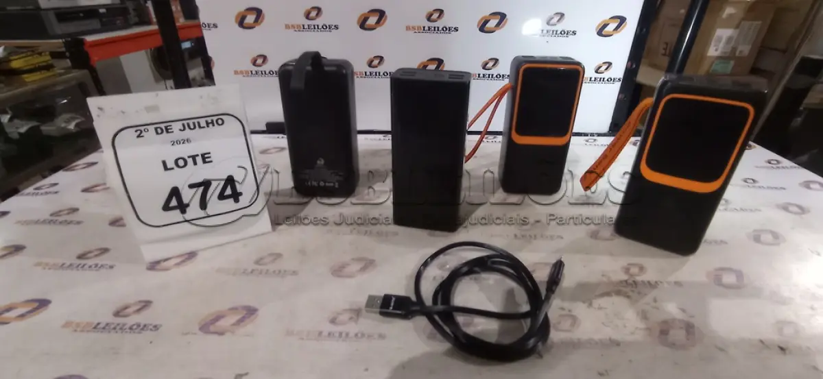 LOTE 474 - 04 POWER BANK DE MARCAS DIVERSAS. (NO ESTADO) ATENÇÃO! FAZER A VISITAÇÃO ANTES DE ARREMATAR, NÃO SABEMOS SE FUNCIONA, LEILÃO NÃO TEM GARANTIA E NEM DEVOLUÇÃO, SUJEITO A POSSÍVEIS AVARIAS VISÍVEIS/OCULTAS E/OU AUSÊNCIA DE COMPONENTES.
