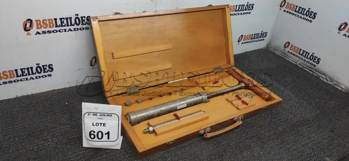 LOTE 601 - 01 PENETRÔMETRO DE SOLO. (NO ESTADO) ATENÇÃO! FAZER A VISITAÇÃO ANTES DE ARREMATAR, NÃO SABEMOS SE FUNCIONA, LEILÃO NÃO TEM GARANTIA E NEM DEVOLUÇÃO, SUJEITO A POSSÍVEIS AVARIAS VISÍVEIS/OCULTAS E/OU AUSÊNCIA DE COMPONENTES.