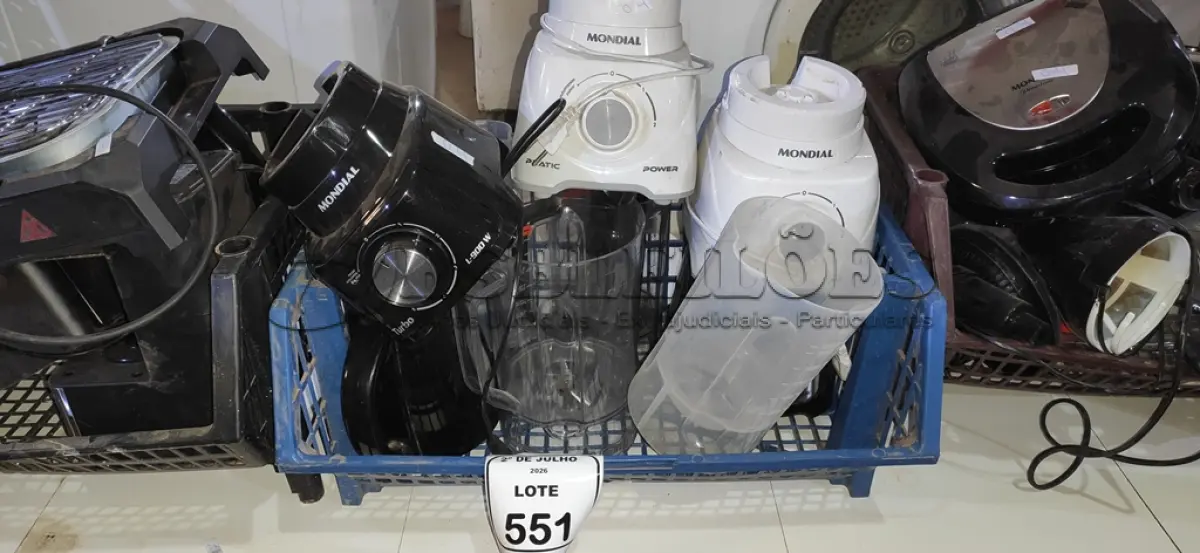 LOTE 551 - 04 LIQUIDIFICADORES MARCA MONDIAL PARA RETIRADA DE PEÇAS. (NO ESTADO) ATENÇÃO! FAZER A VISITAÇÃO ANTES DE ARREMATAR, NÃO SABEMOS SE FUNCIONA, LEILÃO NÃO TEM GARANTIA E NEM DEVOLUÇÃO, SUJEITO A POSSÍVEIS AVARIAS VISÍVEIS/OCULTAS E/OU AUSÊNCIA DE COMPONENTES.