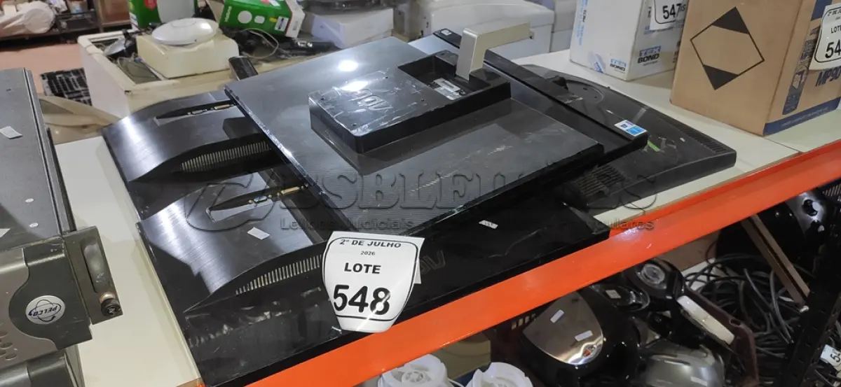 LOTE 548 - 05 MONITORES DE MARCAS E MODELOS DIVERSOS. (NO ESTADO) ATENÇÃO! FAZER A VISITAÇÃO ANTES DE ARREMATAR, NÃO SABEMOS SE FUNCIONA, LEILÃO NÃO TEM GARANTIA E NEM DEVOLUÇÃO, SUJEITO A POSSÍVEIS AVARIAS VISÍVEIS/OCULTAS E/OU AUSÊNCIA DE COMPONENTES.