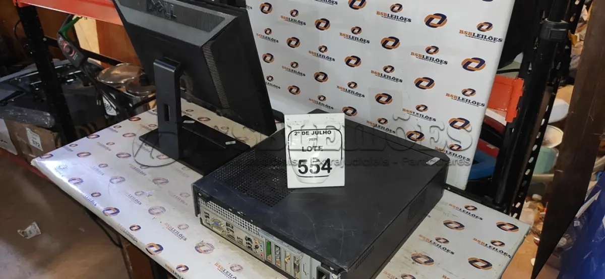 LOTE 554 - 01 MONITOR MARCA DELL E 01 CPU MARCA ITAUTEC. (NO ESTADO) ATENÇÃO! FAZER A VISITAÇÃO ANTES DE ARREMATAR, NÃO SABEMOS SE FUNCIONA, LEILÃO NÃO TEM GARANTIA E NEM DEVOLUÇÃO, SUJEITO A POSSÍVEIS AVARIAS VISÍVEIS/OCULTAS E/OU AUSÊNCIA DE COMPONENTES.