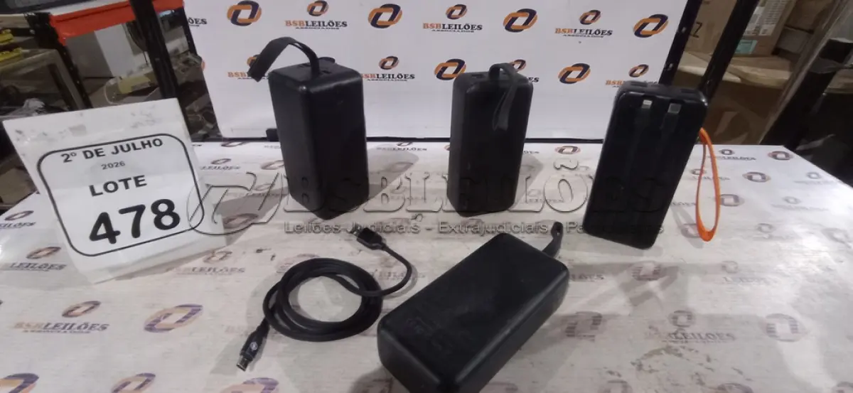 LOTE 478 - 04 POWER BANK DE MARCAS DIVERSAS. (NO ESTADO) ATENÇÃO! FAZER A VISITAÇÃO ANTES DE ARREMATAR, NÃO SABEMOS SE FUNCIONA, LEILÃO NÃO TEM GARANTIA E NEM DEVOLUÇÃO, SUJEITO A POSSÍVEIS AVARIAS VISÍVEIS/OCULTAS E/OU AUSÊNCIA DE COMPONENTES.