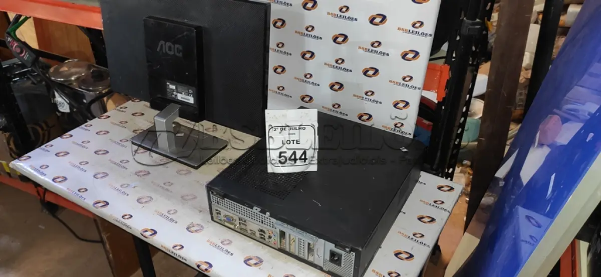 LOTE 544 - 01 MONITOR MARCA AOC E 01 CPU MARCA. (NO ESTADO) ATENÇÃO! FAZER A VISITAÇÃO ANTES DE ARREMATAR, NÃO SABEMOS SE FUNCIONA, LEILÃO NÃO TEM GARANTIA E NEM DEVOLUÇÃO, SUJEITO A POSSÍVEIS AVARIAS VISÍVEIS/OCULTAS E/OU AUSÊNCIA DE COMPONENTES.
