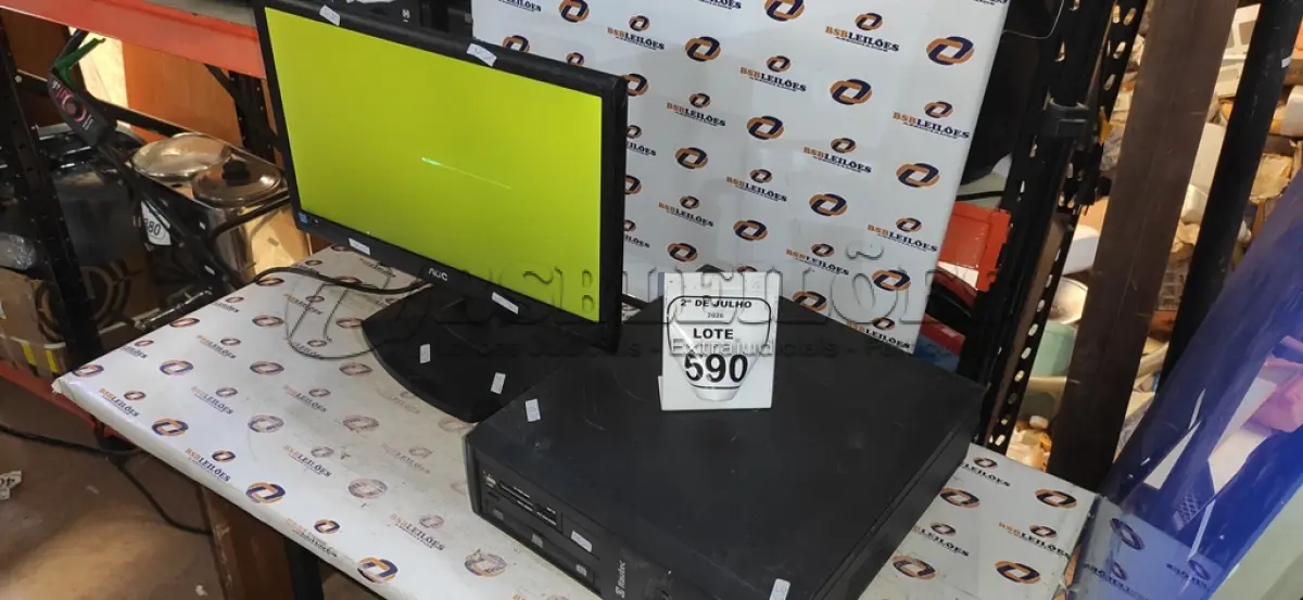 LOTE 590 - 01 MONITOR MARCA AOC E 01 CPU MARCA ITAUTEC. (NO ESTADO) ATENÇÃO! FAZER A VISITAÇÃO ANTES DE ARREMATAR, NÃO SABEMOS SE FUNCIONA, LEILÃO NÃO TEM GARANTIA E NEM DEVOLUÇÃO, SUJEITO A POSSÍVEIS AVARIAS VISÍVEIS/OCULTAS E/OU AUSÊNCIA DE COMPONENTES.