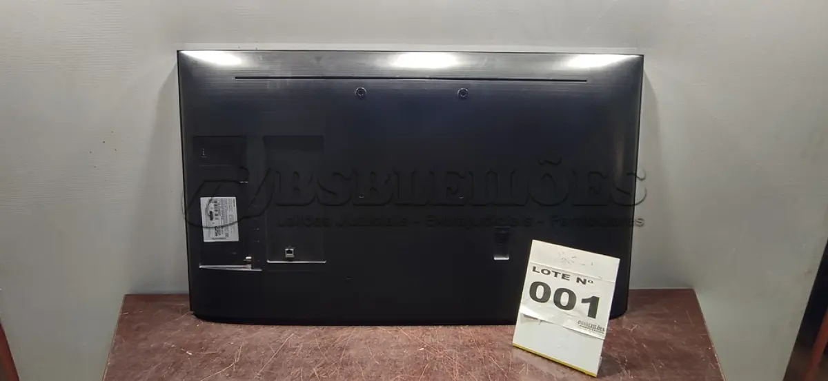 LOTE 001 - 01 SMART TV SAMSUNG 43" UHD 4K 43CU7700 (NO ESTADO, NÃO SABEMOS SE FUNCIONA. LEILÃO NÃO TEM GARANTIA E NEM DEVOLUÇÃO, SUJEITO A POSSÍVEIS AVARIAS VISÍVEIS/OCULTAS E/OU AUSÊNCIA DE COMPONENTES)