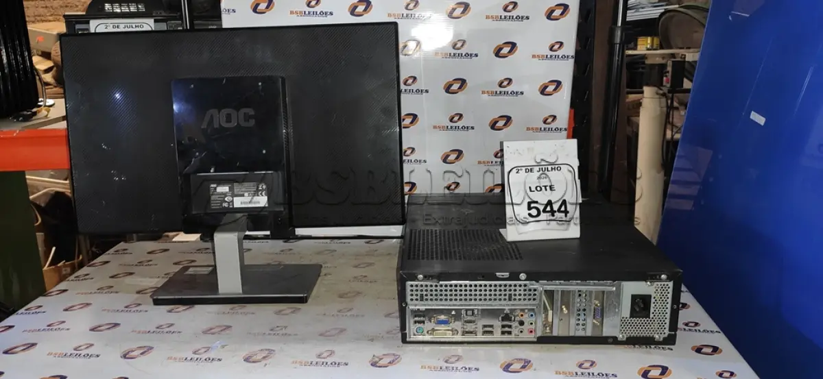 LOTE 544 - 01 MONITOR MARCA AOC E 01 CPU MARCA. (NO ESTADO) ATENÇÃO! FAZER A VISITAÇÃO ANTES DE ARREMATAR, NÃO SABEMOS SE FUNCIONA, LEILÃO NÃO TEM GARANTIA E NEM DEVOLUÇÃO, SUJEITO A POSSÍVEIS AVARIAS VISÍVEIS/OCULTAS E/OU AUSÊNCIA DE COMPONENTES.