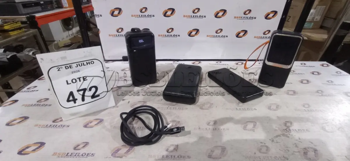 LOTE 472 - 04 POWER BANK DE MARCAS DIVERSAS. (NO ESTADO) ATENÇÃO! FAZER A VISITAÇÃO ANTES DE ARREMATAR, NÃO SABEMOS SE FUNCIONA, LEILÃO NÃO TEM GARANTIA E NEM DEVOLUÇÃO, SUJEITO A POSSÍVEIS AVARIAS VISÍVEIS/OCULTAS E/OU AUSÊNCIA DE COMPONENTES.