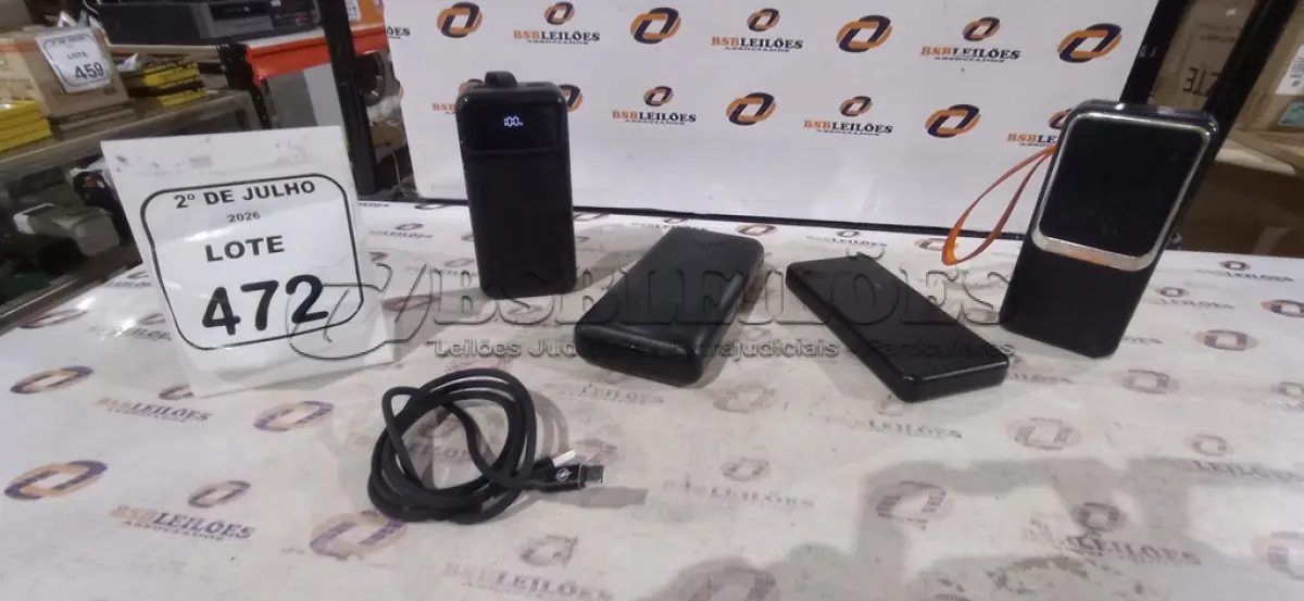 LOTE 472 - 04 POWER BANK DE MARCAS DIVERSAS. (NO ESTADO) ATENÇÃO! FAZER A VISITAÇÃO ANTES DE ARREMATAR, NÃO SABEMOS SE FUNCIONA, LEILÃO NÃO TEM GARANTIA E NEM DEVOLUÇÃO, SUJEITO A POSSÍVEIS AVARIAS VISÍVEIS/OCULTAS E/OU AUSÊNCIA DE COMPONENTES.